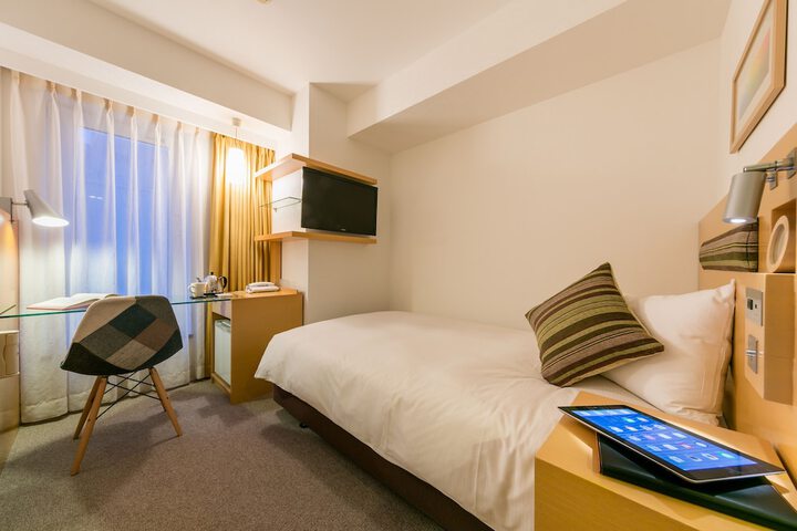 Room 10 of 84