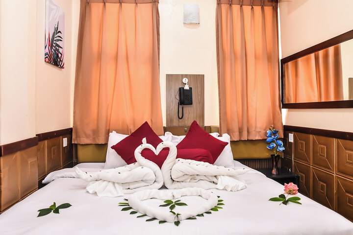 Room 2 of 30