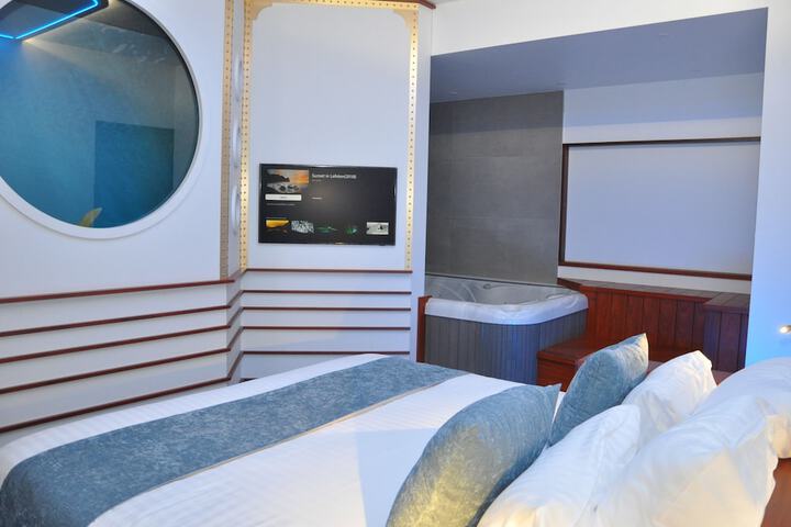 Room 21 of 53