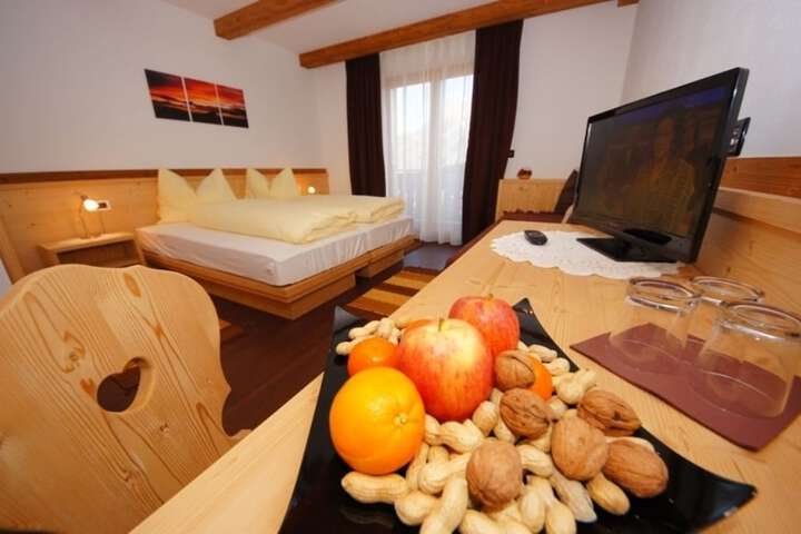Room 2 of 14