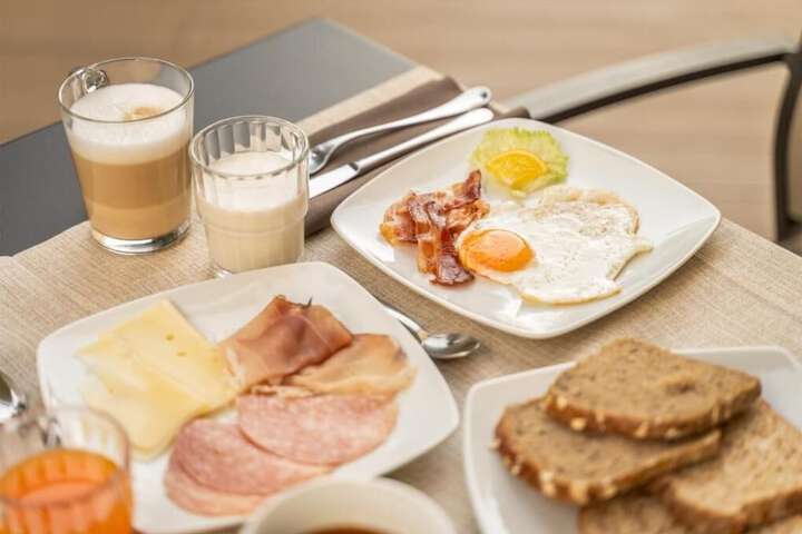 Breakfast/Coffee Service 100 of 104