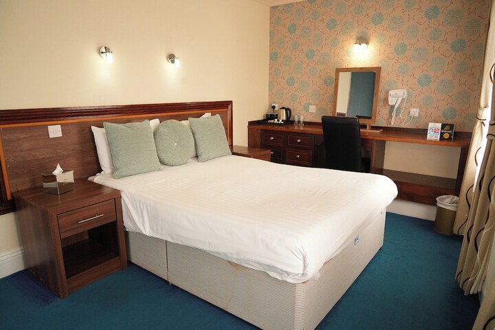 Room 100 of 208