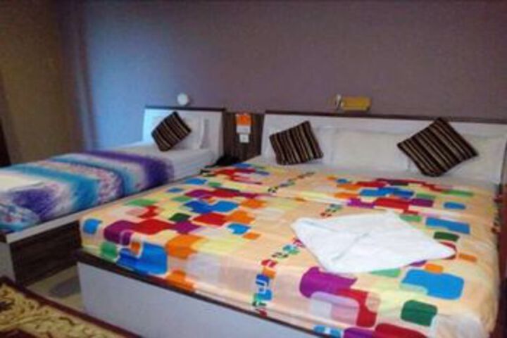 Room 15 of 32