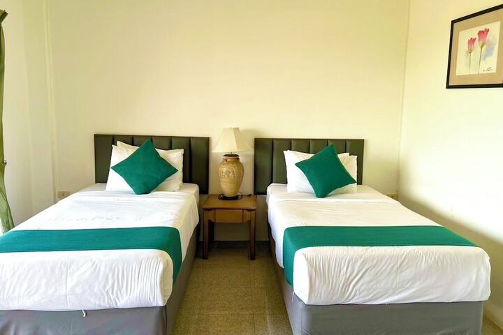 Room 9 of 21