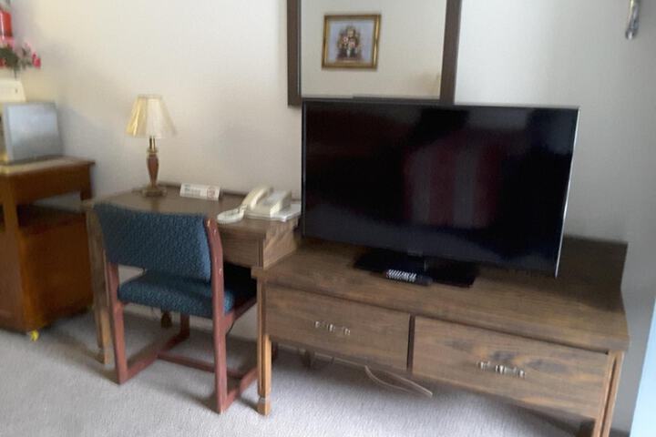 Room 25 of 37