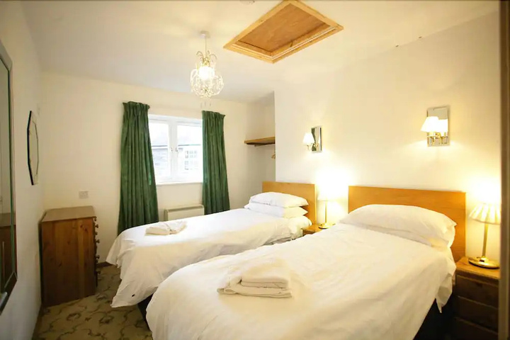 Room 3 of 12