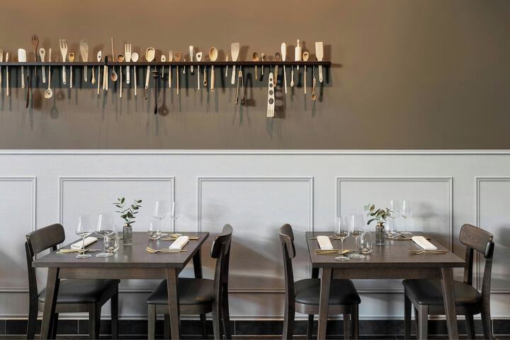 Dining 56 of 104