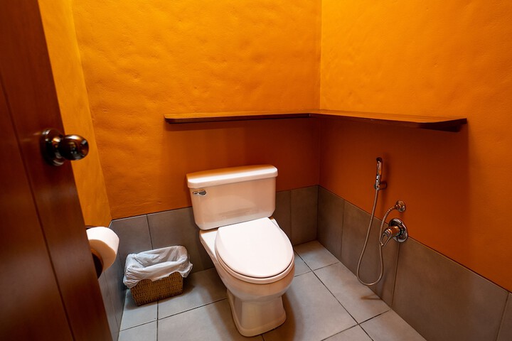 Room 9 of 20