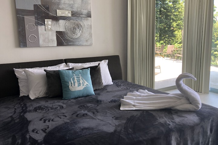 Room 3 of 114