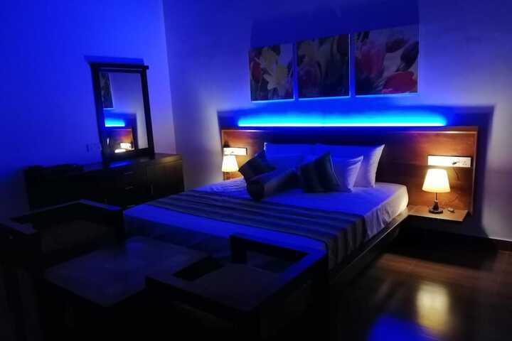 Room 9 of 42