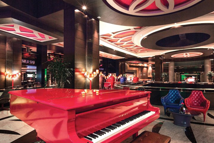 Lounge 271 of 301