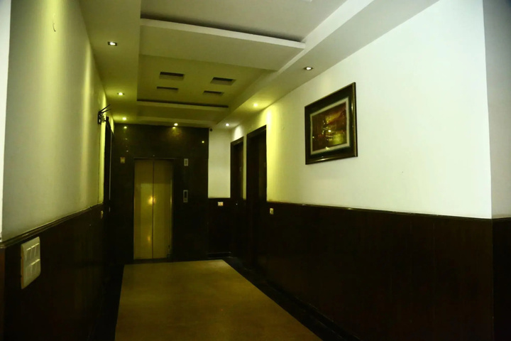 Room 8 of 13