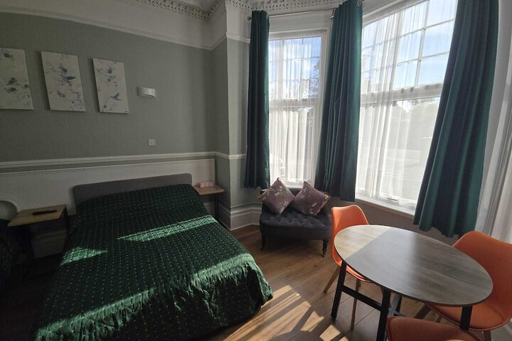 Room 14 of 22
