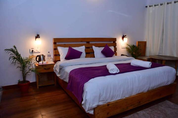 Room 25 of 27