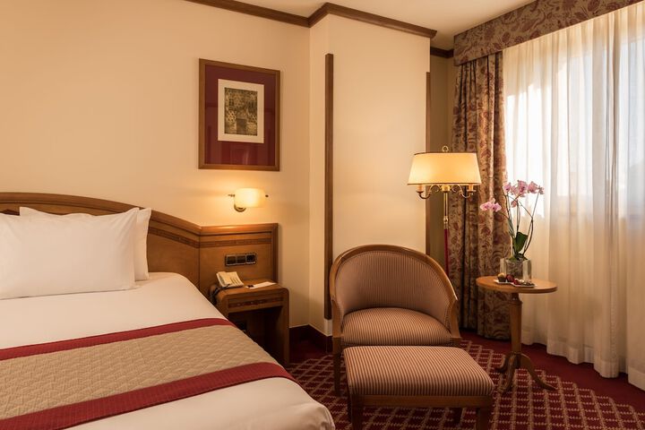 Room 6 of 41