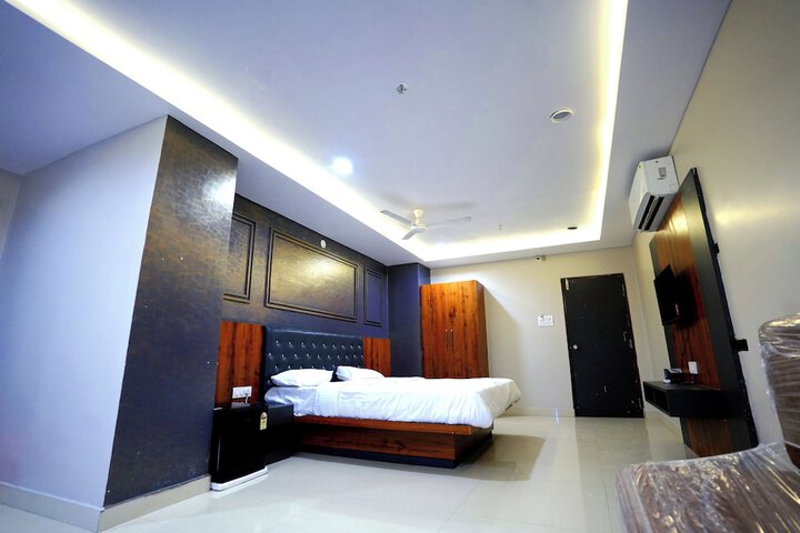Room 13 of 14