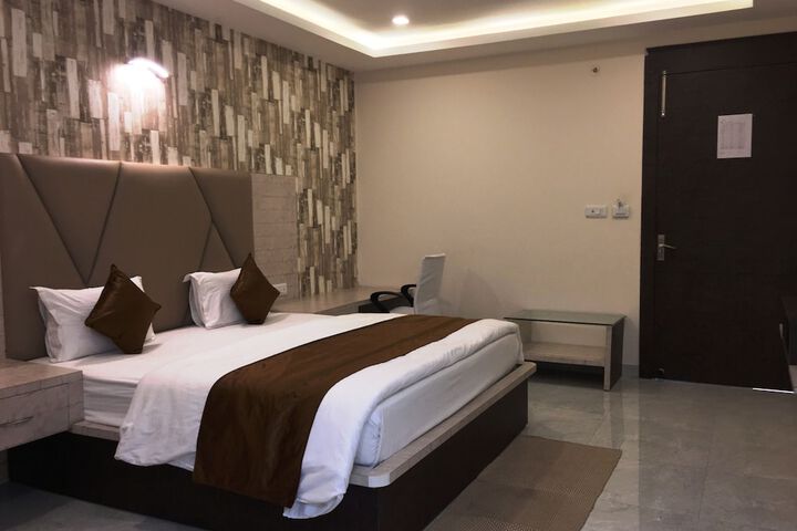 Room 9 of 51