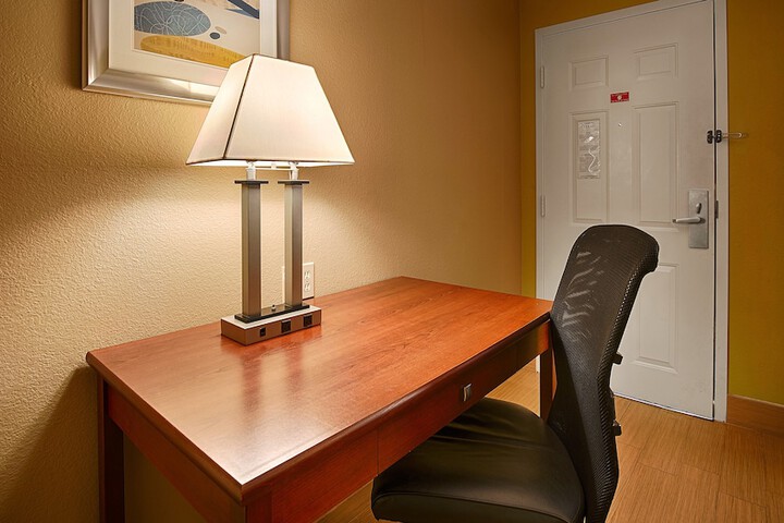 1 King Bed Microwave and Refrigerator WiFi Continental Breakfast (11 of 13)