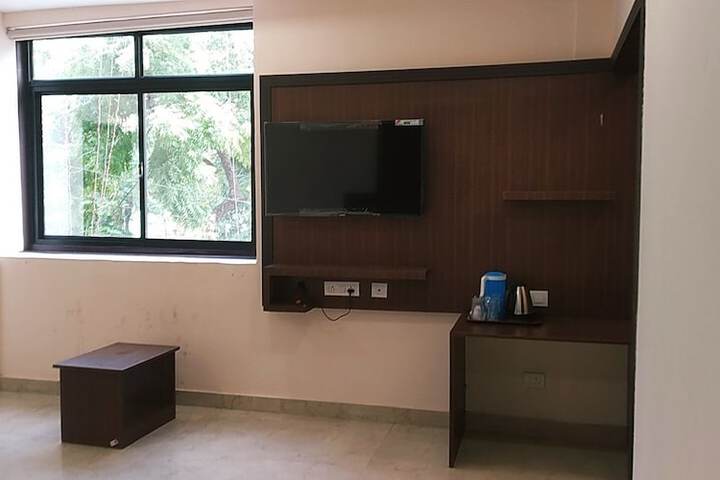 Room 7 of 13