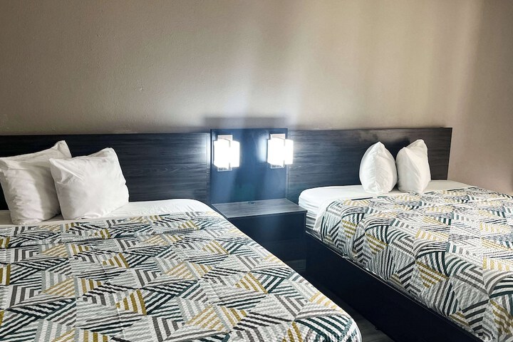Room 8 of 14