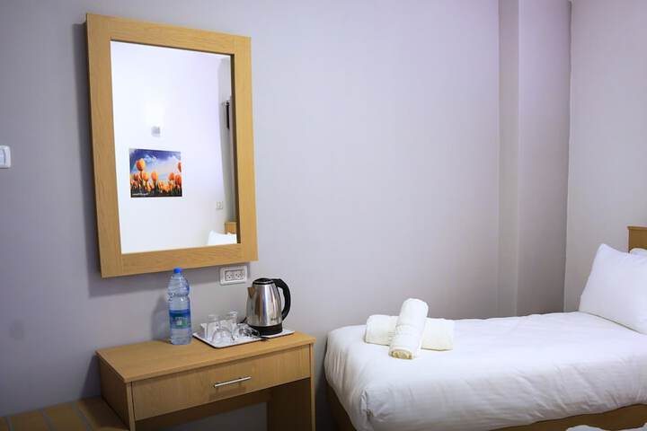 Room 3 of 37