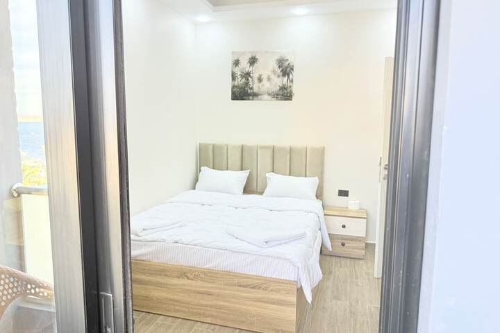 Room 6 of 92