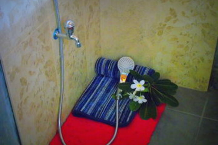 Room 4 of 17