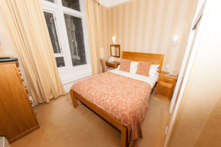 Room 35 of 87