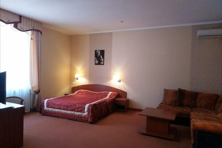 Room 12 of 43