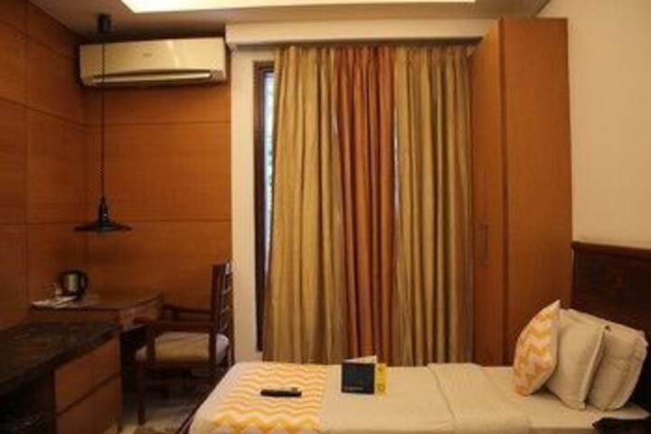 Room 13 of 23