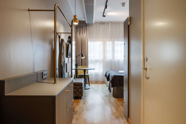 Room 12 of 64