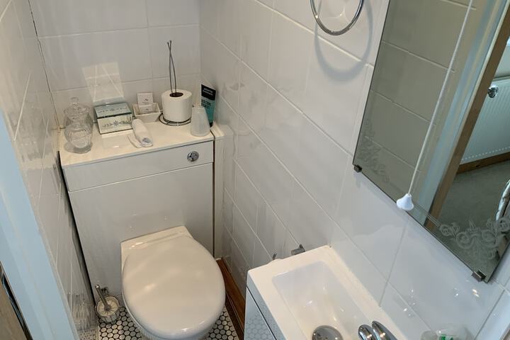 Room 10 of 43