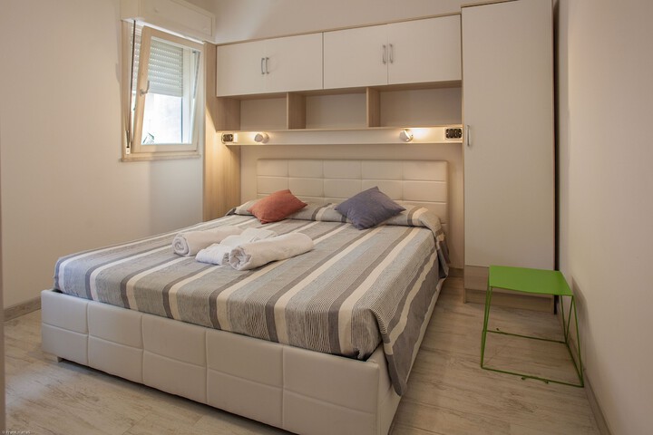 Room 16 of 48