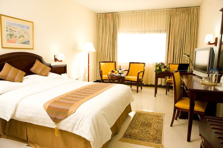 Room 4 of 43