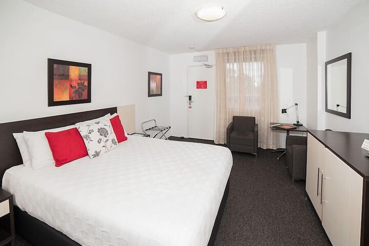 Room 3 of 6