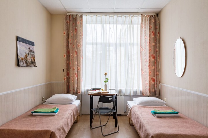 Room 13 of 32