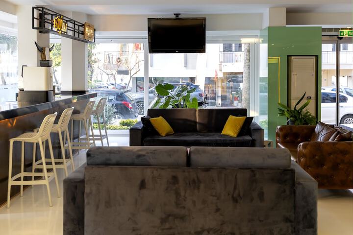 Entrance & Lobby