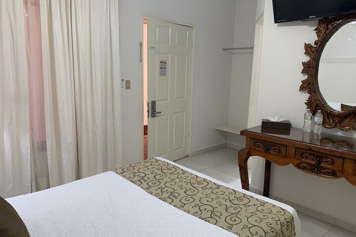 Room 18 of 65