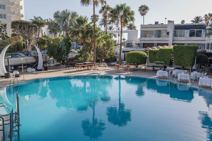 Pools & Facilities