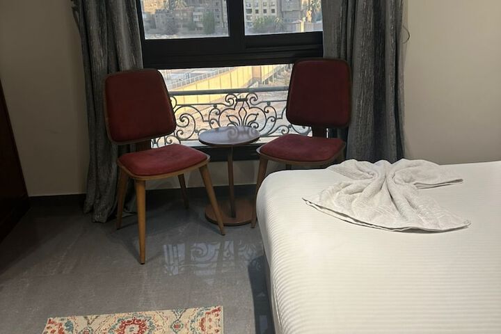 Room 51 of 103