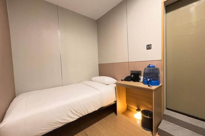 Room 21 of 26
