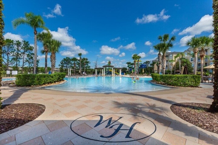 Pool 10 of 26