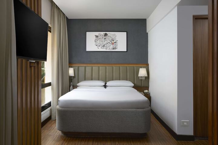 Room 17 of 143