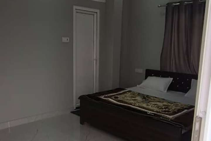 Room 2 of 16