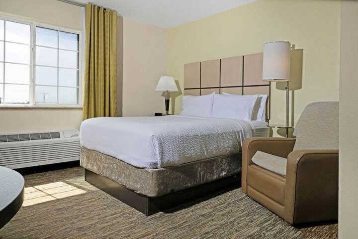 Room 5 of 32