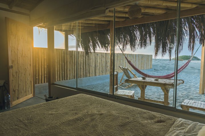 Sundeck 52 of 59