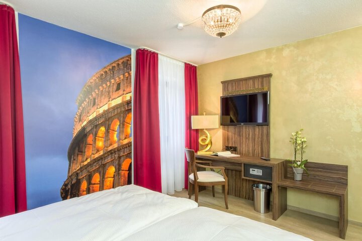 Room 28 of 53