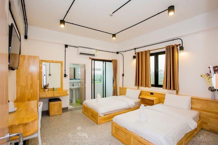 Room 5 of 20