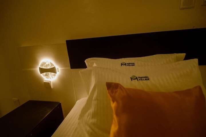 Room 10 of 46