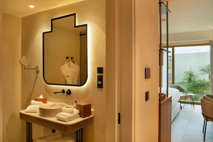 Room 35 of 51
